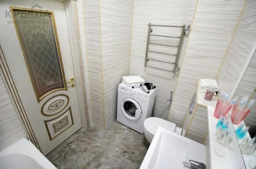 Жк Атамекен В Элитном Районе, 2 Комнатная Almaty Bagian luar foto